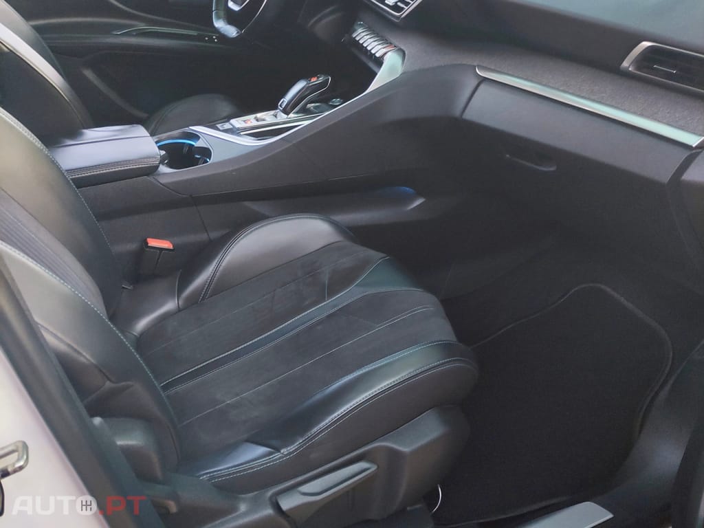 Peugeot 3008 1.2 PureTech Allure Grip Control EAT6