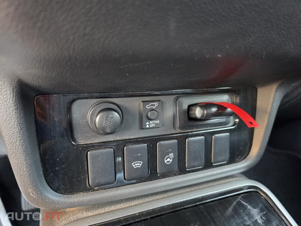Mitsubishi Outlander 2.0 Intense Navi