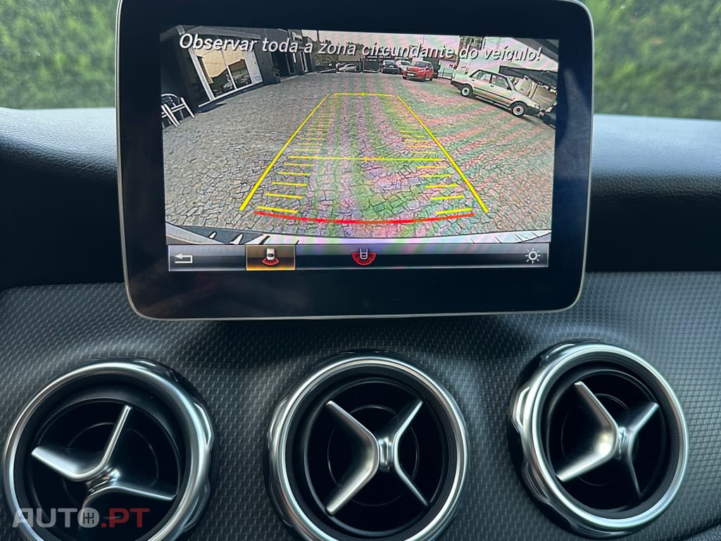 Mercedes-Benz GLA 200 d 7G-DCT Urban Automático