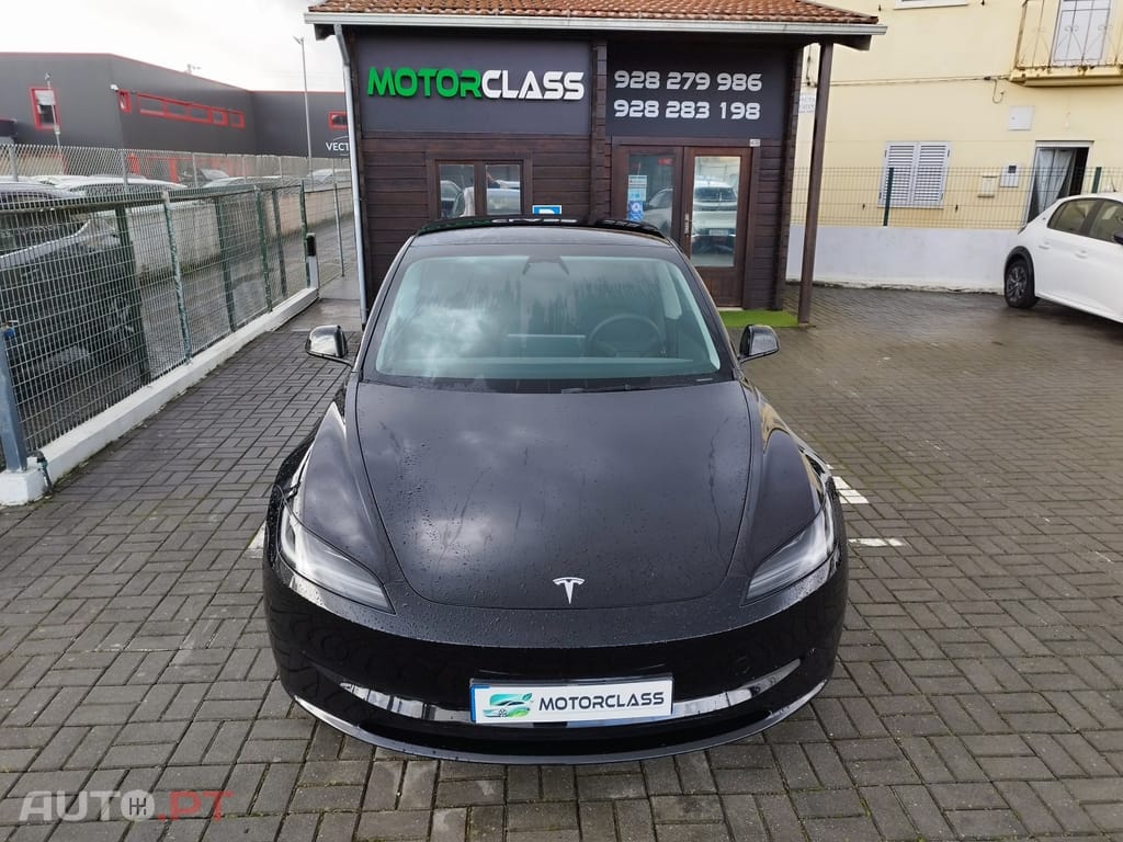 Tesla Model 3 Tração Traseira