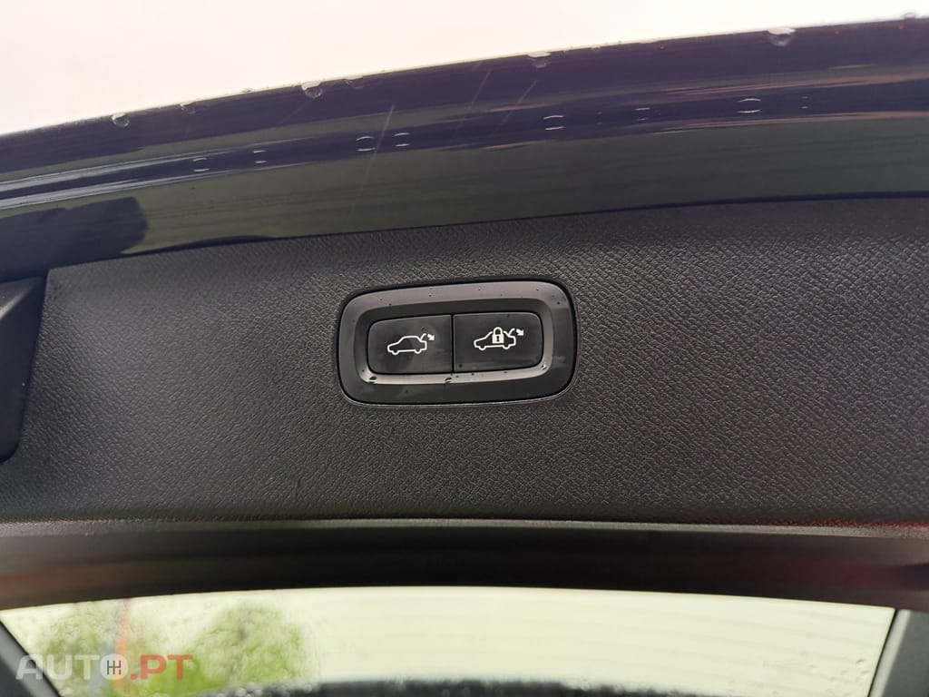 Volvo XC90 2.0 T8 PHEV R-Design AWD