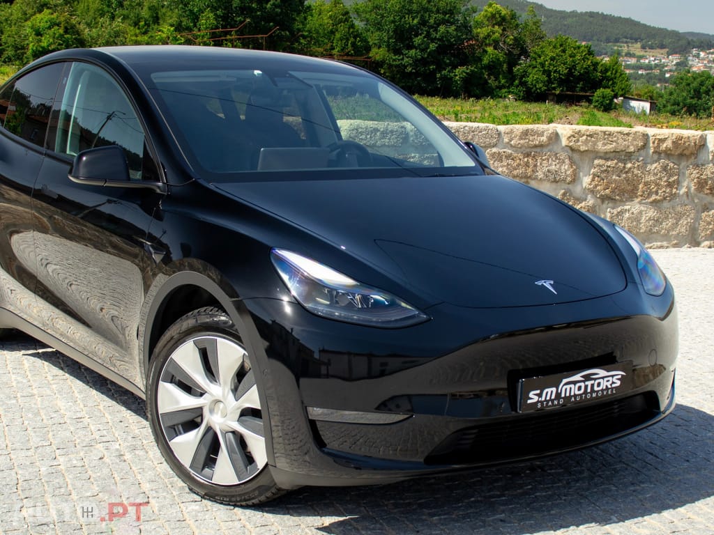 Tesla Model Y Long Range Dual Motor AWD