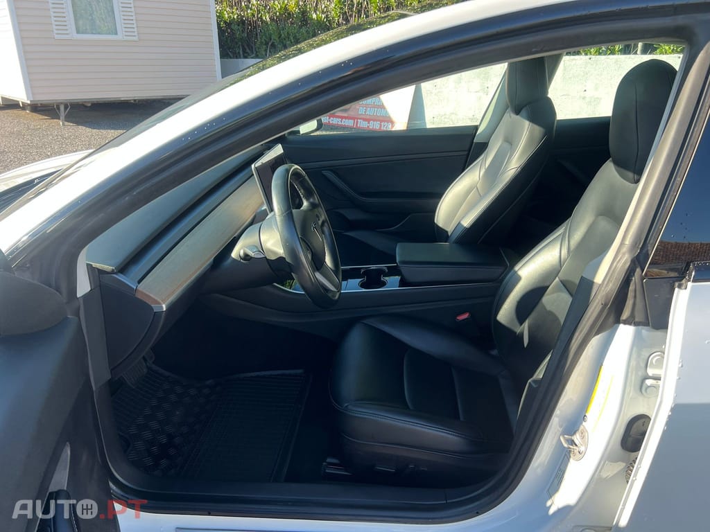 Tesla Model 3 Tração Traseira