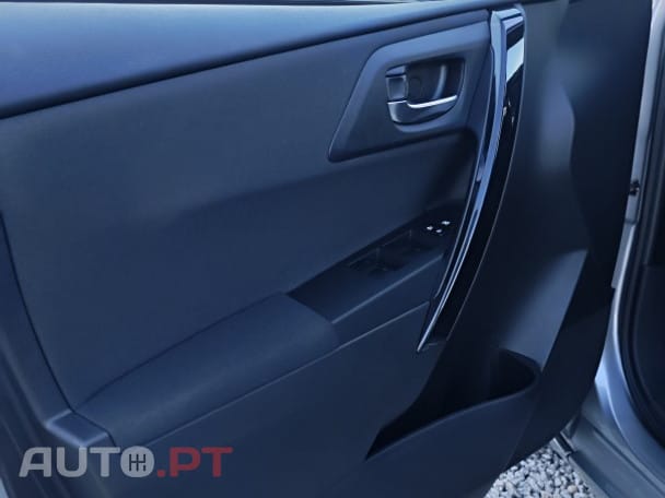 Toyota Auris 1.4 D-4D Exclusive