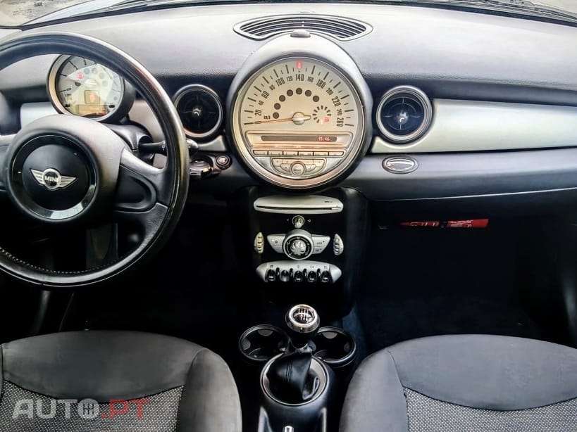 MINI Cooper Cooper D