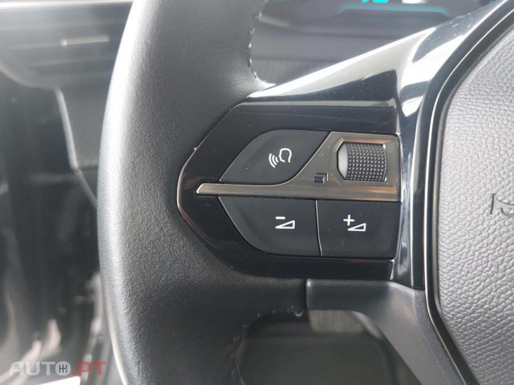 Peugeot E-208 50 kWh Active