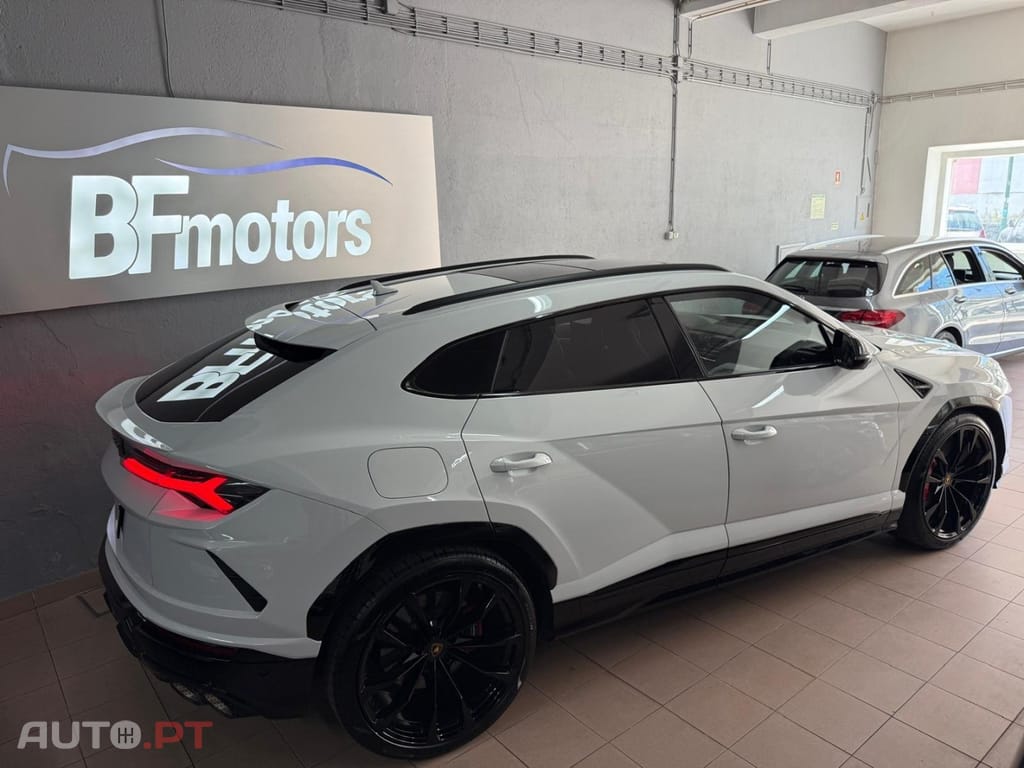 Lamborghini Urus 4.0 V8