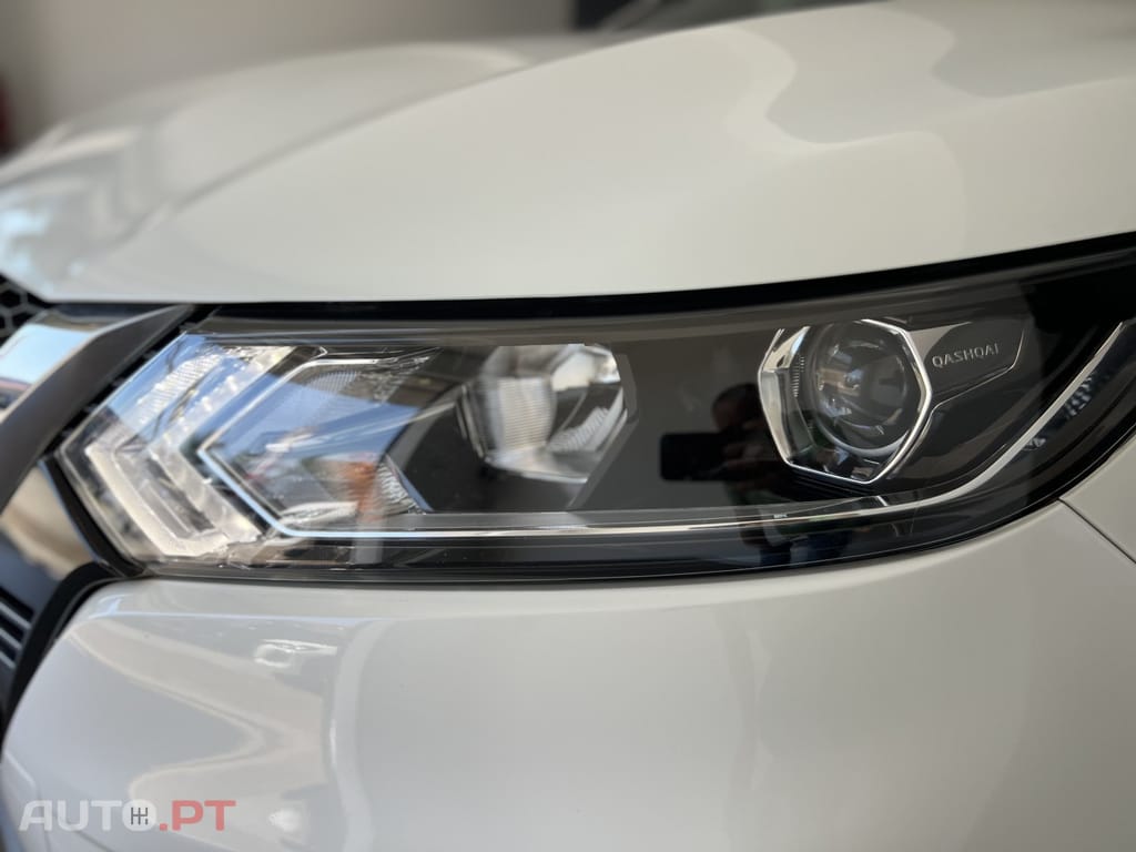 Nissan Qashqai 1.3 DIG-T N-Connecta J18 DCT