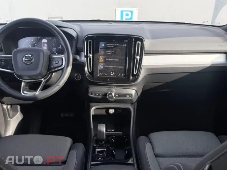 Volvo XC40 1.5 T2 Plus Dark Auto