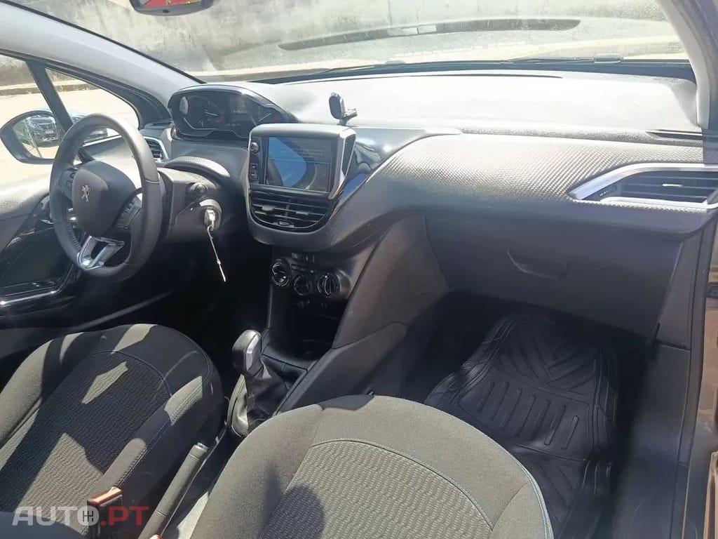 Peugeot 208 1.5 BlueHDi Signature