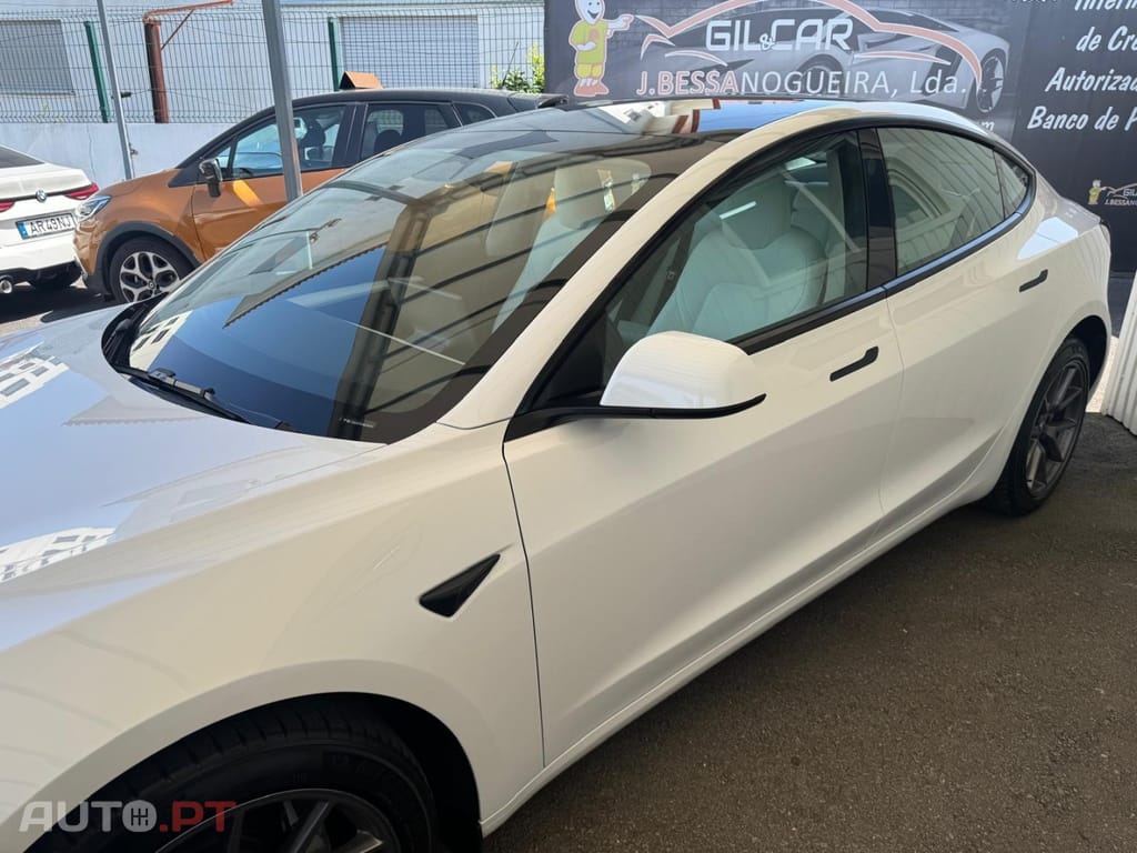 Tesla Model 3 Standard Range Plus RWD