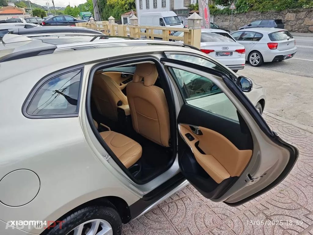 Volvo V40 Cross Country 1.5 T3 Summum Geartronic