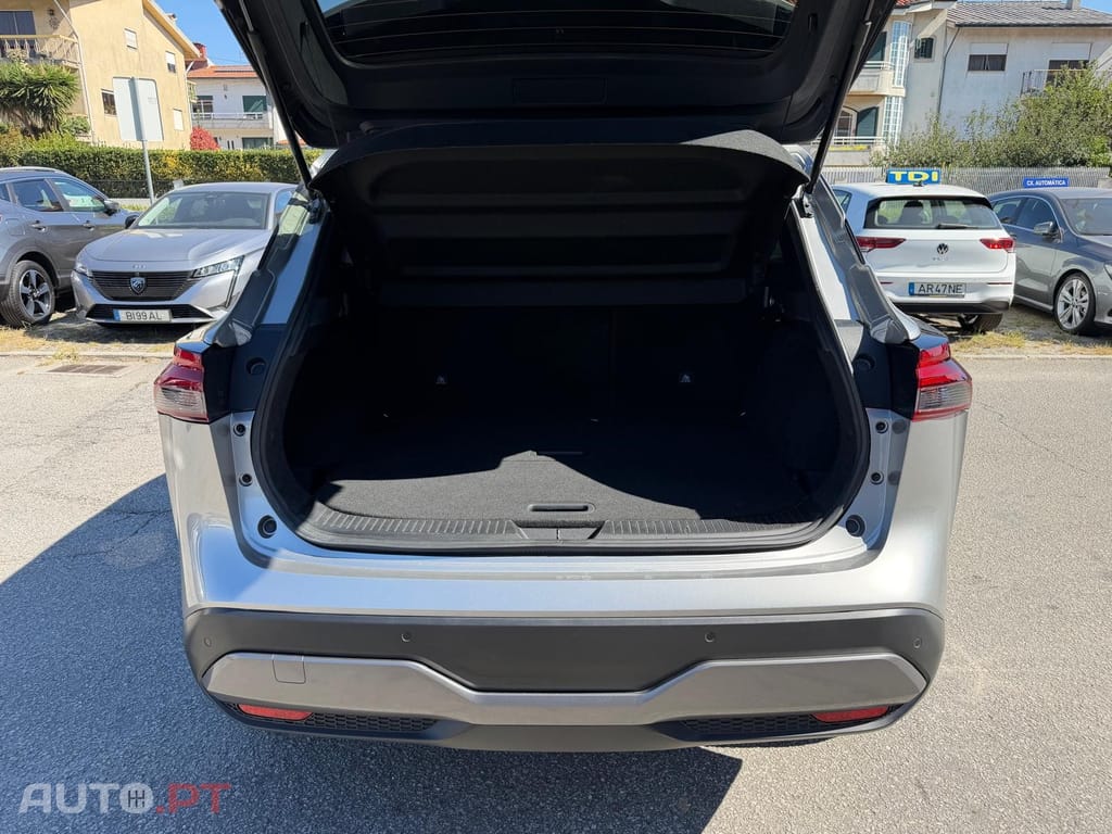 Nissan Qashqai 1.3 DIG-T N-Connecta LED