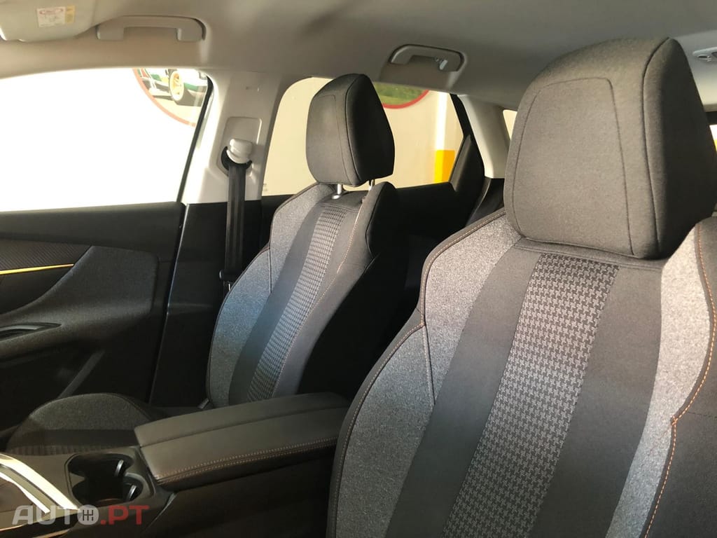 Peugeot 3008 1.5 BlueHDi Active
