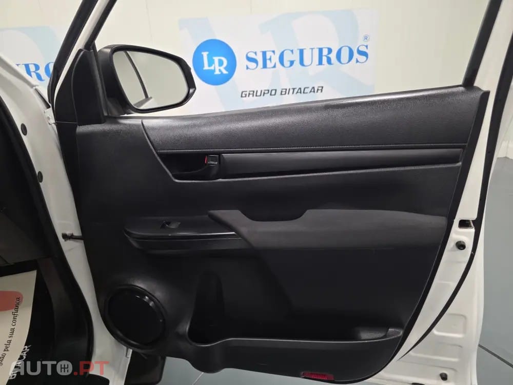 Toyota Hilux 2.4 D-4D 4WD CD CH