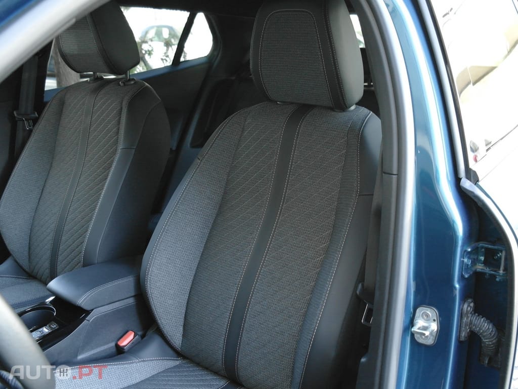 Peugeot E-2008 54 kWh Allure