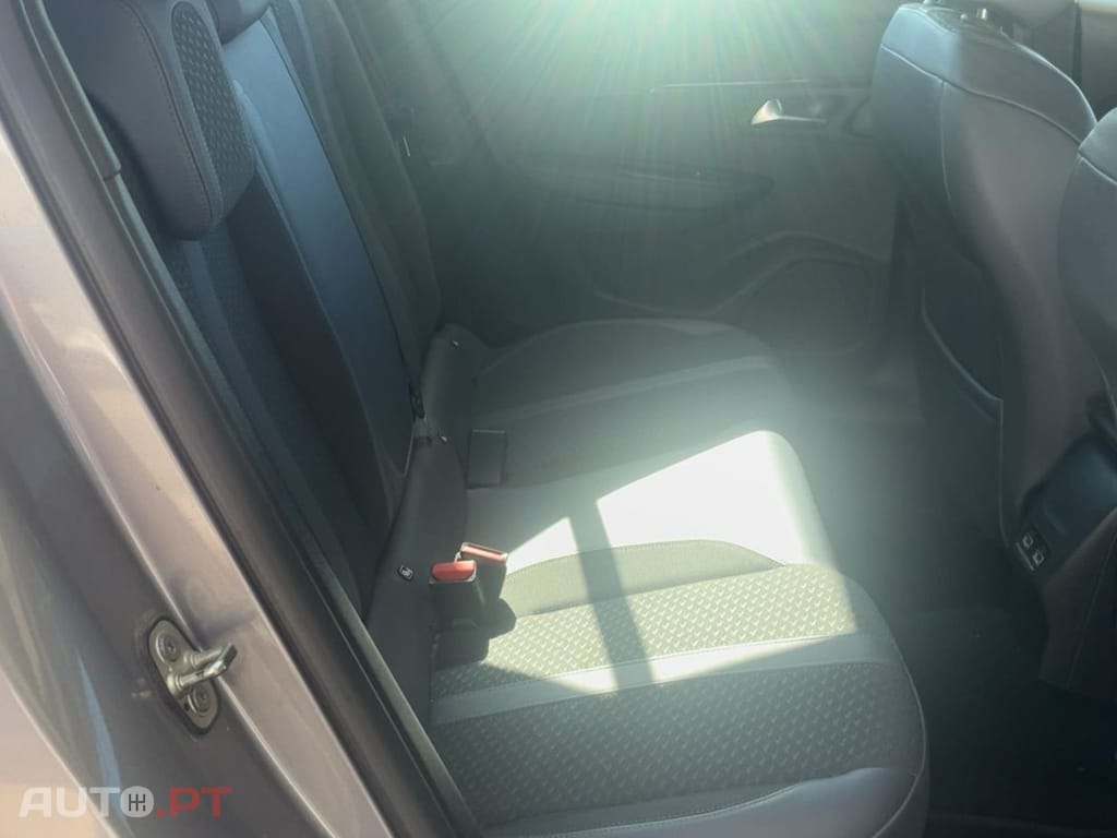 Peugeot 2008 1.2 PureTech Allure