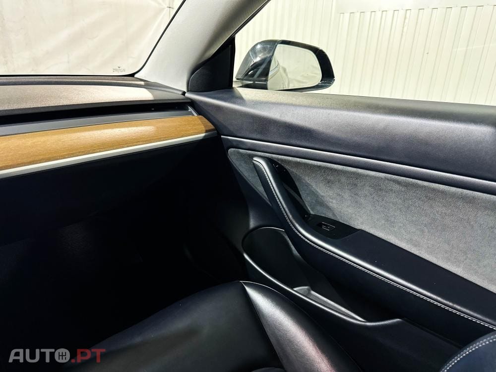 Tesla Model 3 LONG RANGE DUAL MOTOR AWD