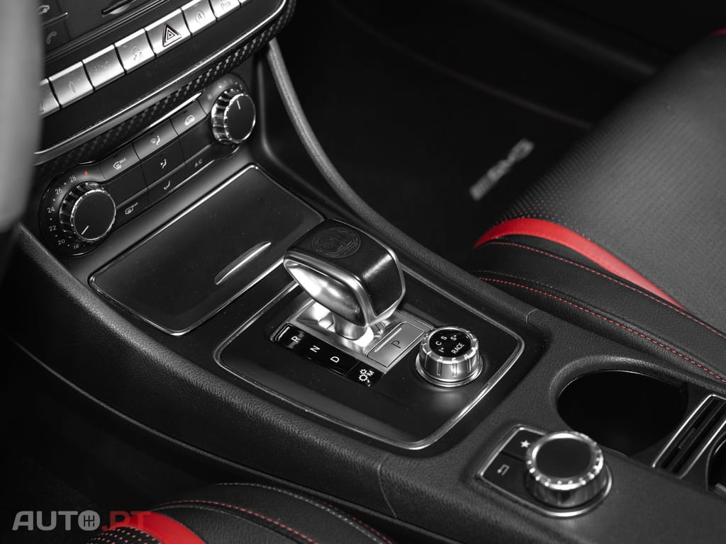 Mercedes-Benz A 45 AMG 4Matic Speedshift 7G-DCT