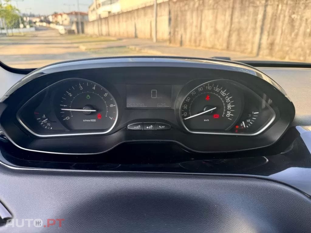 Peugeot 208 1.2 PureTech Signature