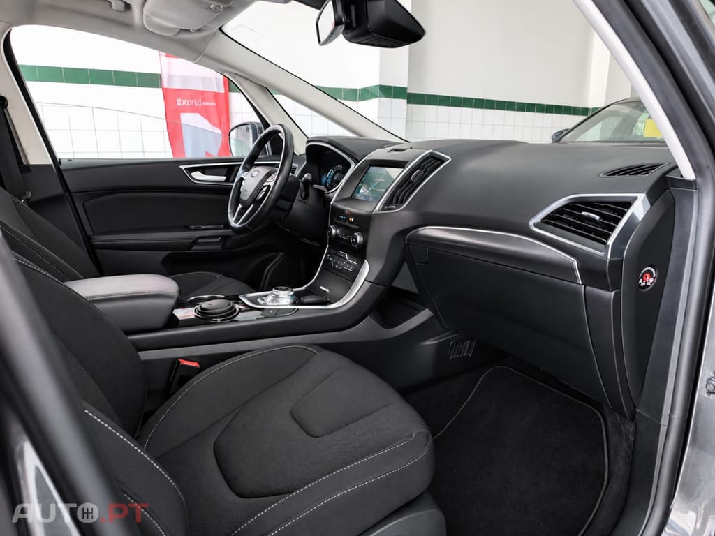 Ford S-Max 2.5 FHEV Titanium