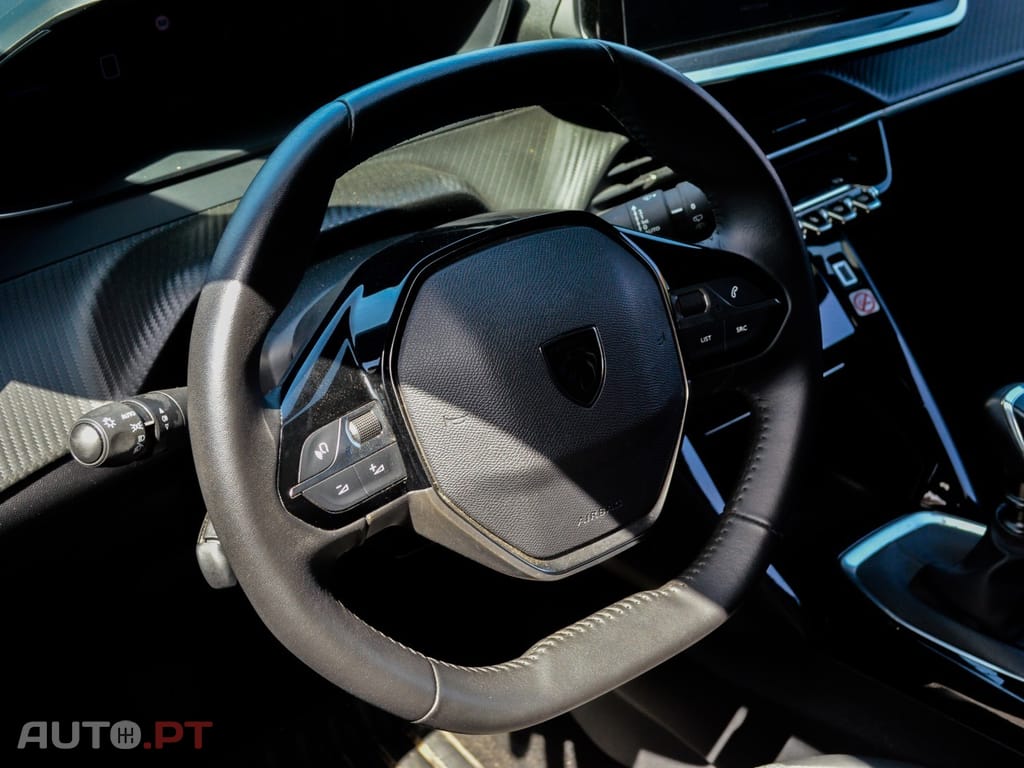 Peugeot 2008 PureTech 100 Stop&Start Allure Pack