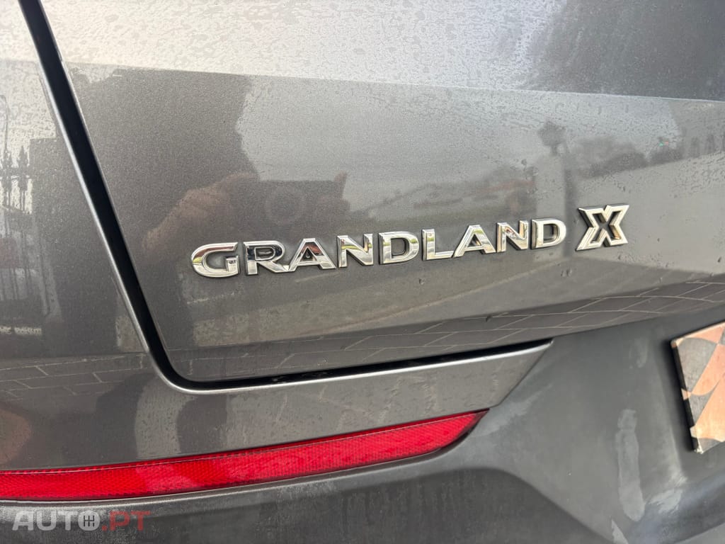 Opel Grandland (X) 1.2 T Design & Tech AT