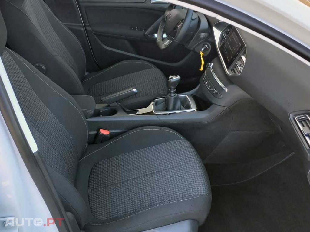 Peugeot 308 1.5 BlueHDi Business Line