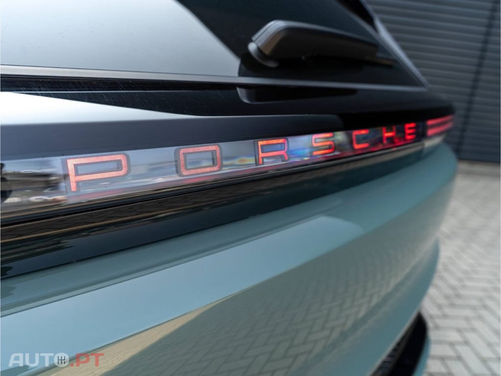 Porsche Cayenne Eletric