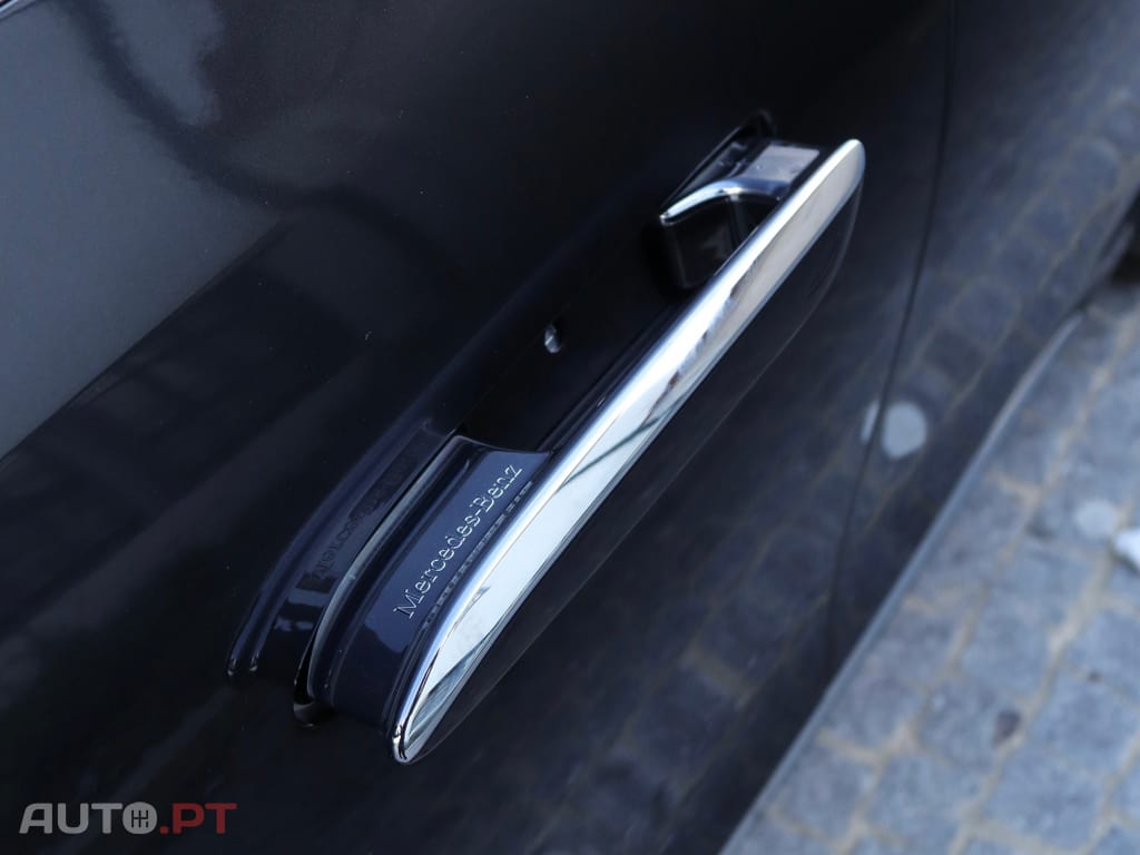 Mercedes-Benz E 300 e AMG Line — fotografia 14