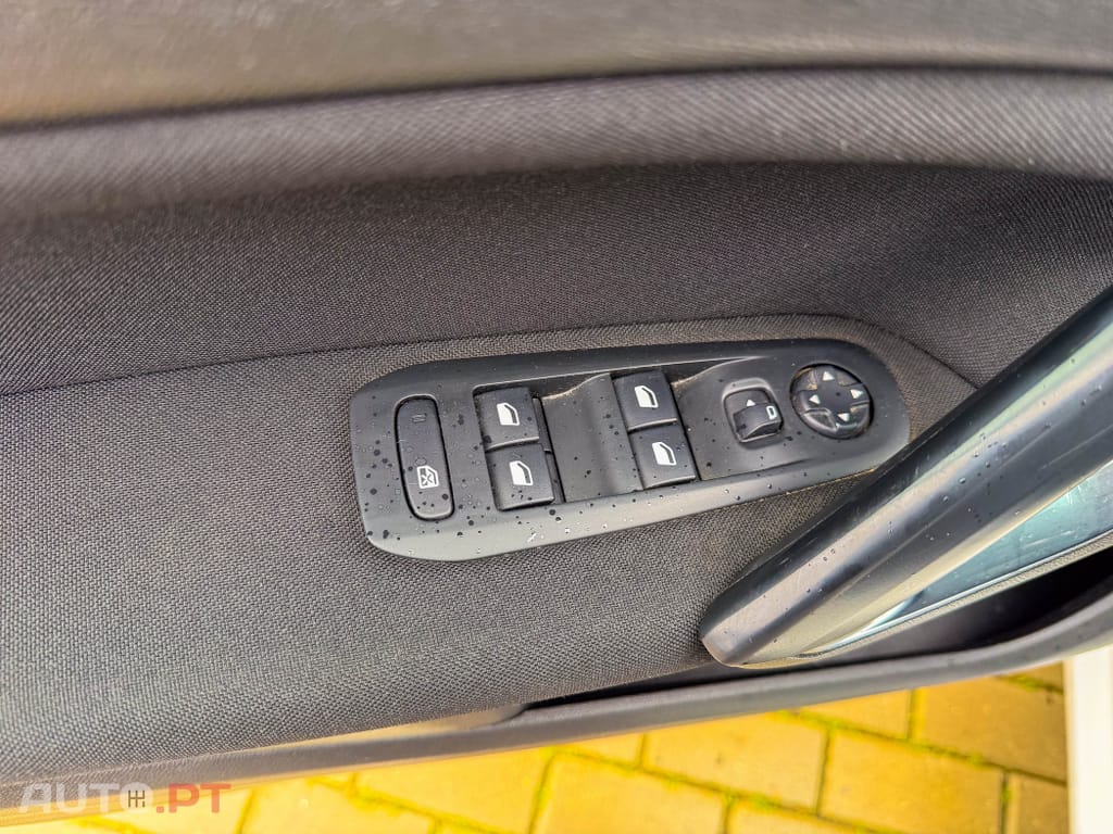 Peugeot 308 1.5 BlueHDi Business Line