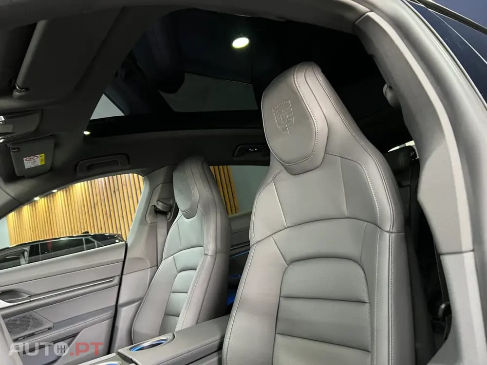 Porsche Taycan Outro