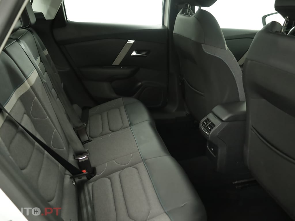 Citroen C4 C4 1.2 PureTech Plus EAT8