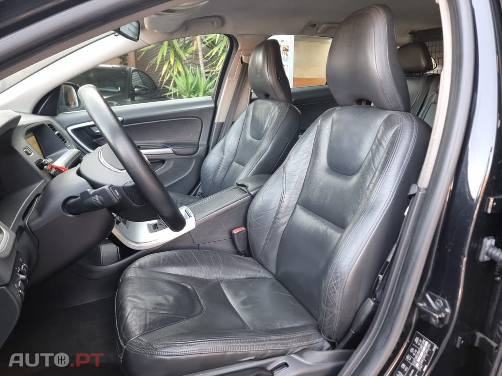 Volvo V60 1.6 D2 R-Design