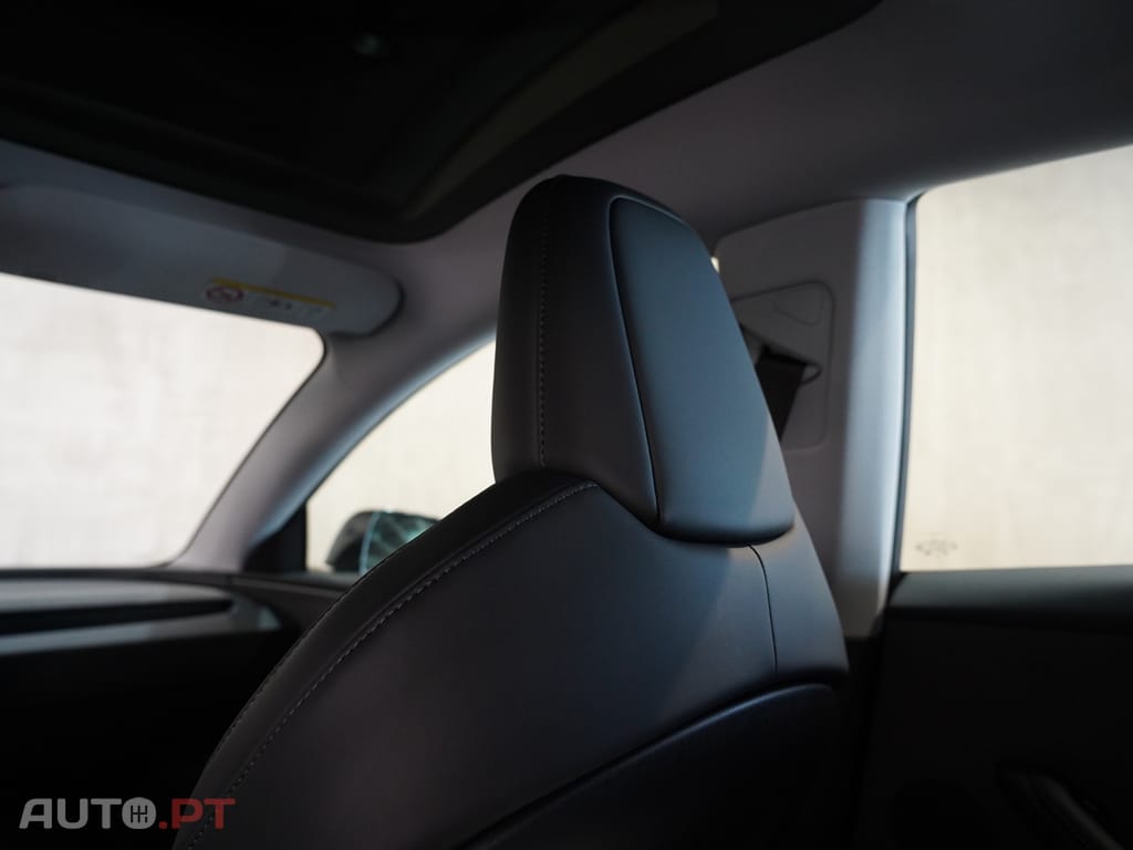 Tesla Model 3 Tração Traseira