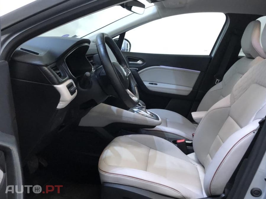 Renault Captur E-Tech Initiale Paris