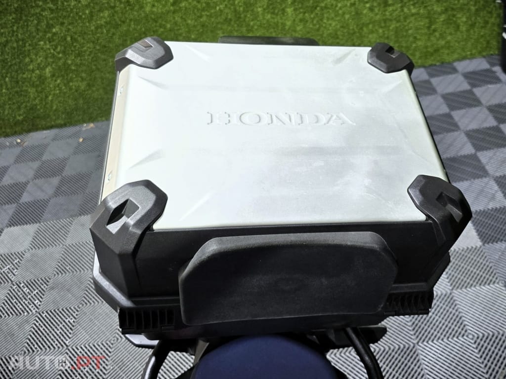 Honda Africa Twin CRF 1000 DCT Adventure Sports 30th Anniversary