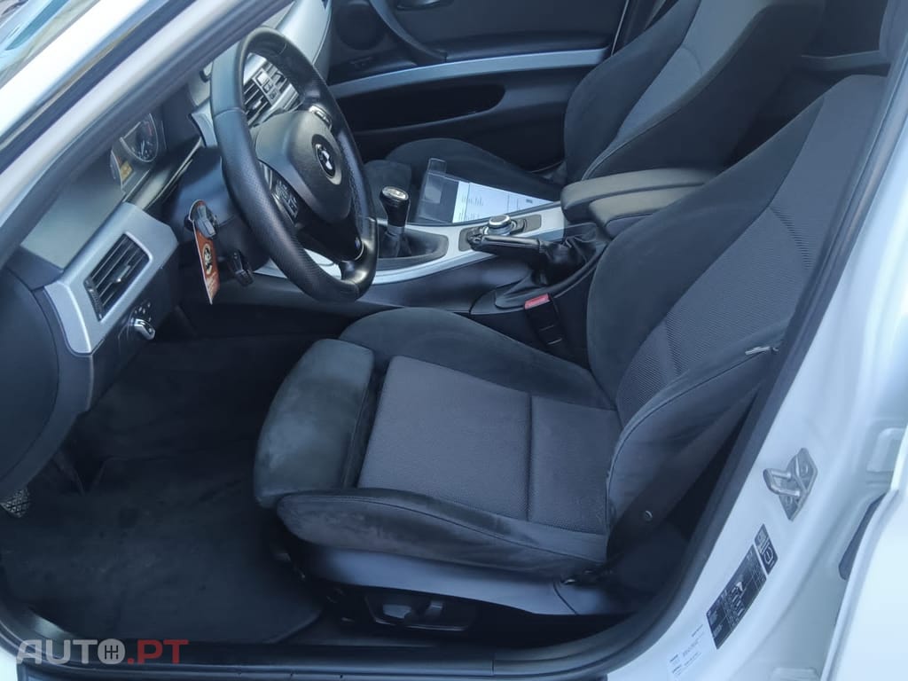BMW 318 d Touring Navigation Sport