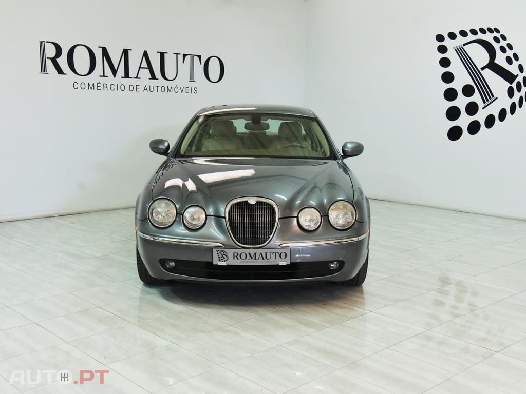 Jaguar S-Type 2.7 D V6 Executive Auto.