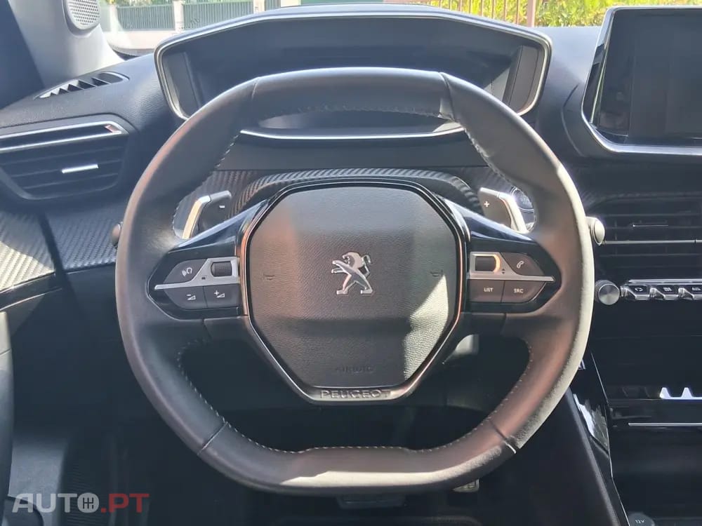 Peugeot 2008 1.2 PureTech Allure EAT8
