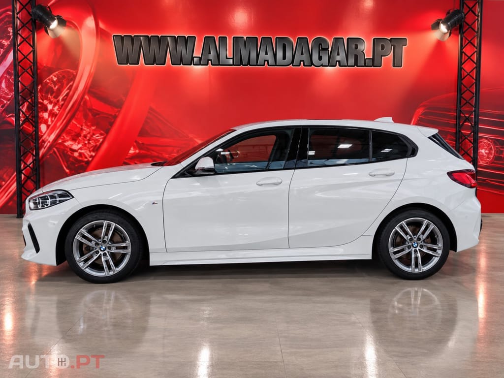 BMW 118 i Pack Desportivo M Auto