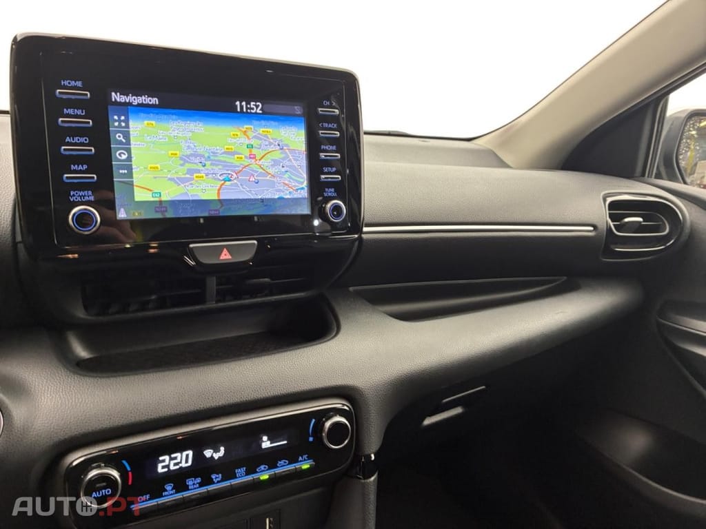 Toyota Yaris 1.5 Hybrid Dynamic Business + Zero Academy