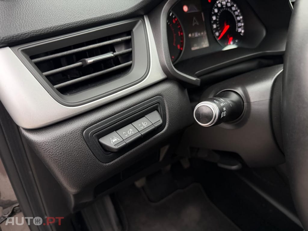 Renault Captur 1.0 TCe Zen — fotografia 8
