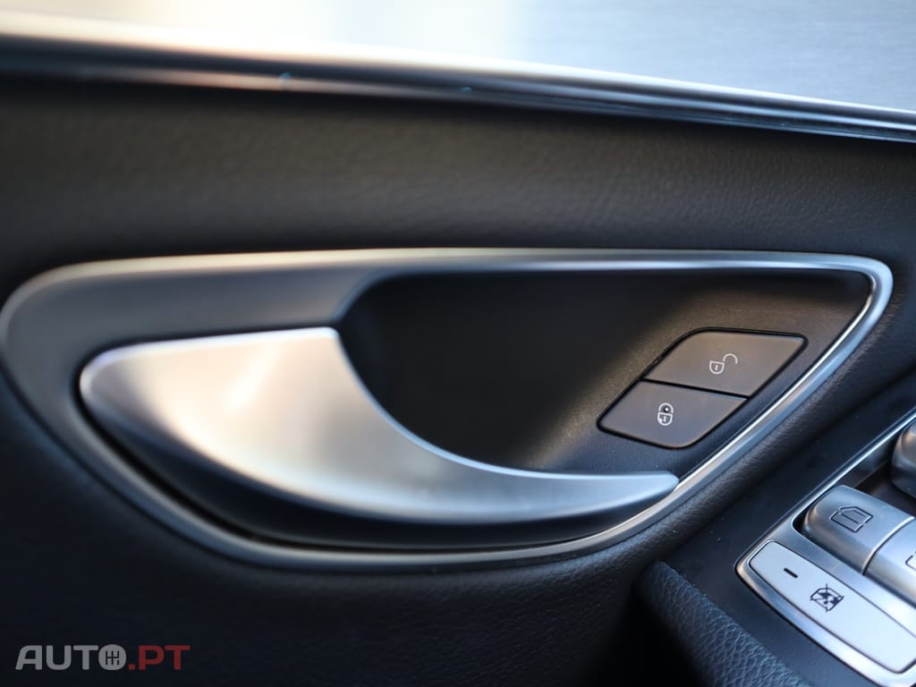 Mercedes-Benz C 220 d Station 9G-TRONIC AMG Line