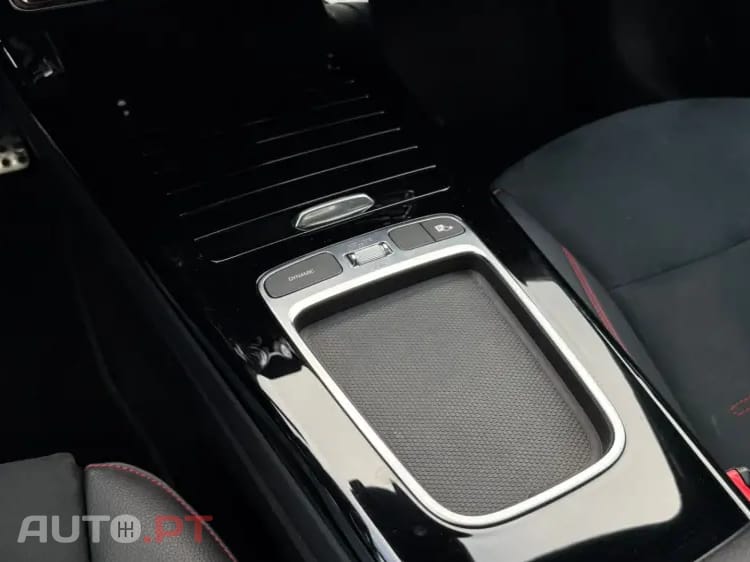 Mercedes-Benz A 250 e AMG Line