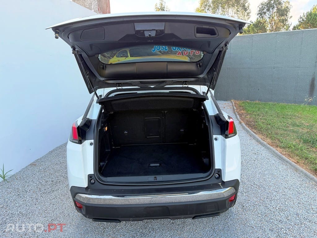 Peugeot 3008 1.2 PureTech Allure J18