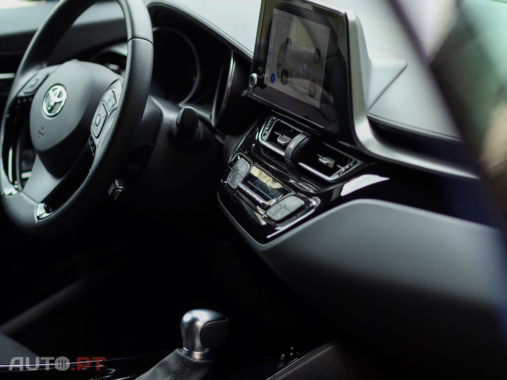 Toyota C-HR 1.8 HSD Neon Lime