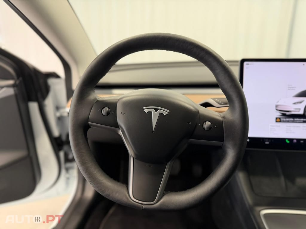 Tesla Model 3 Tração Traseira