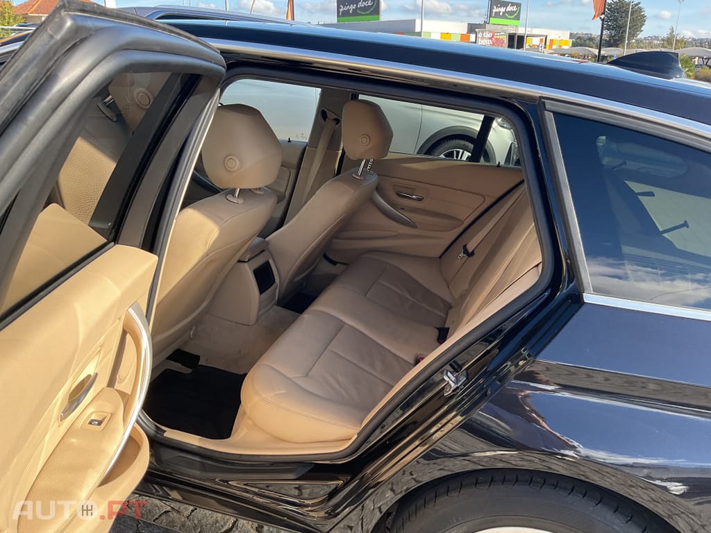 BMW 318 d Touring Line Sport