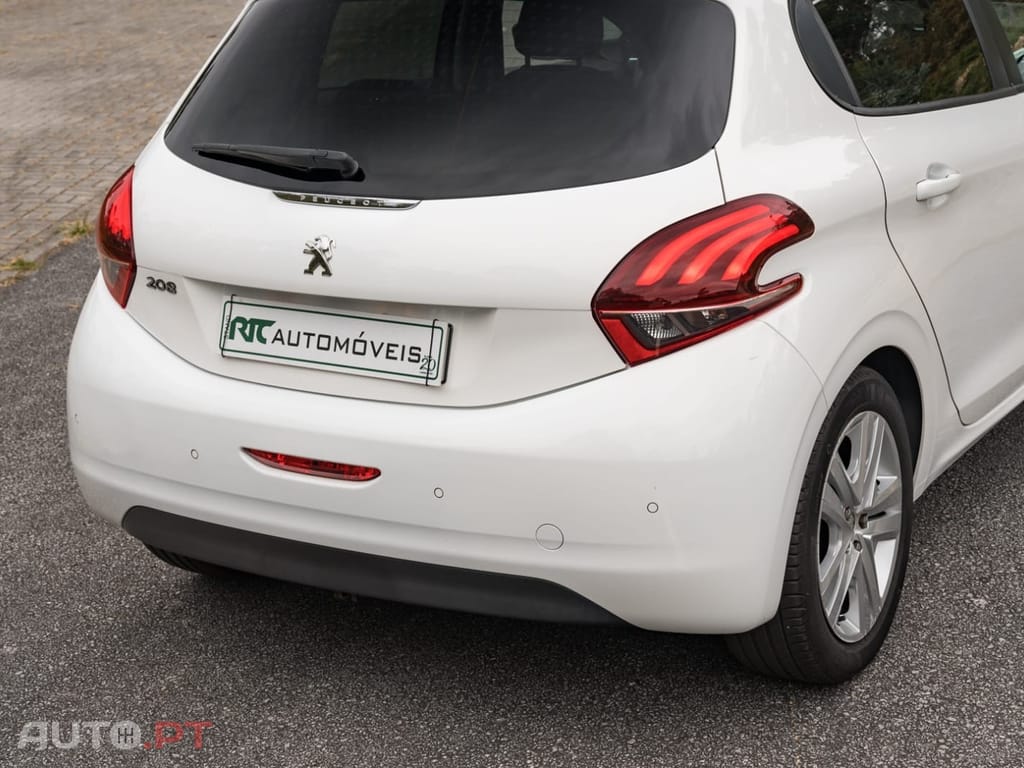 Peugeot 208 1.2 PureTech Signature